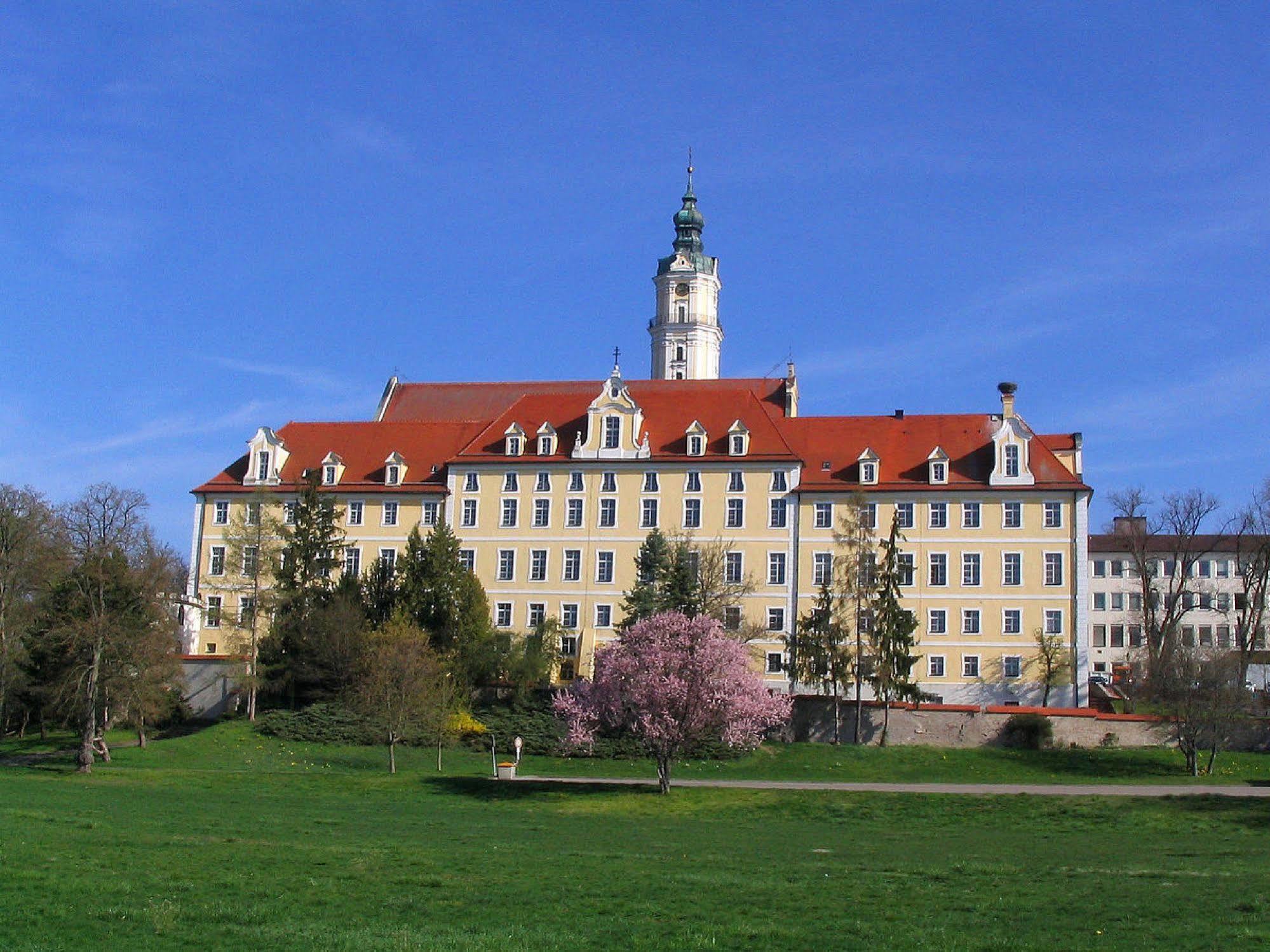 Aparthotel Donaustern Asbach-Bäumenheim Exterior photo